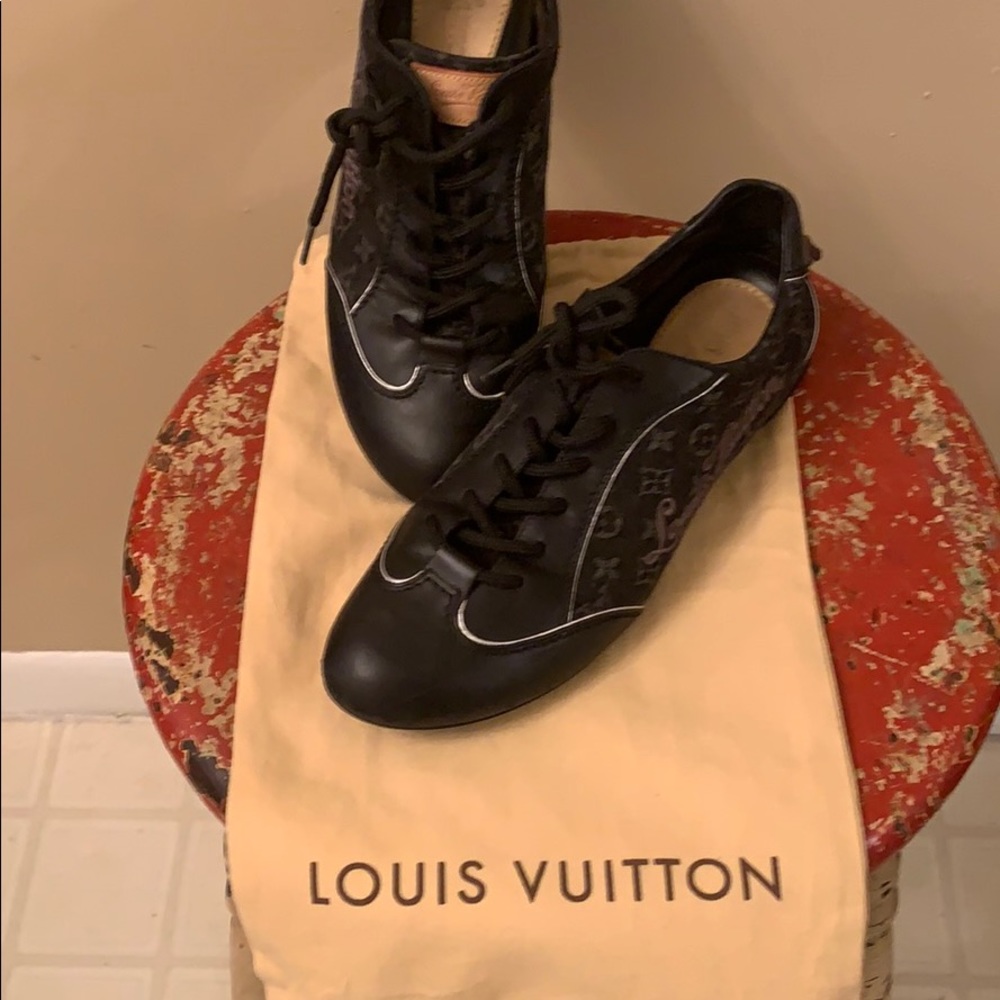 Women’s Louis Vuitton Driving shoes size 38 1/2 .